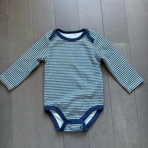 3/$20🌟 Navy and White Striped Bodysuit, 6M